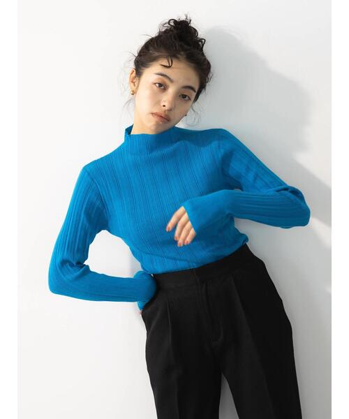 koe(コエ)の「やわもちランダムリブハイネックプルオーバー(ニット/セーター・レディース・ワインレッド/ブラック/ブルー/レッド/マスタード/オフホワイト/グリーン系その他3/サーモンピンク・FREE)」の4枚目の写真
