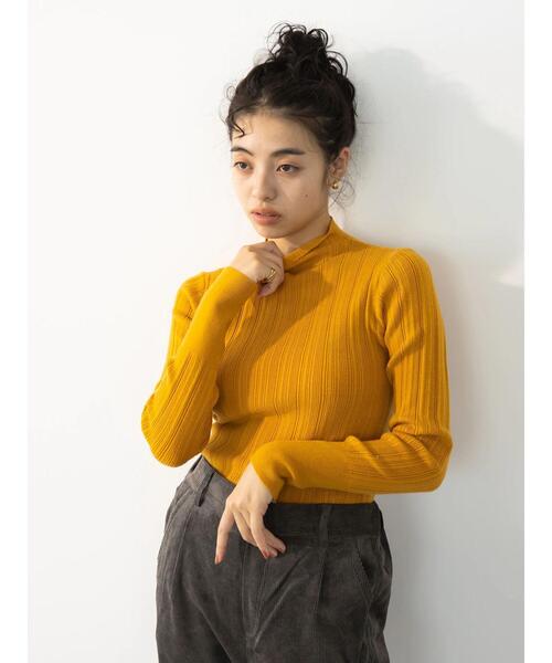 koe(コエ)の「やわもちランダムリブハイネックプルオーバー(ニット/セーター・レディース・ワインレッド/ブラック/ブルー/レッド/マスタード/オフホワイト/グリーン系その他3/サーモンピンク・FREE)」の5枚目の写真