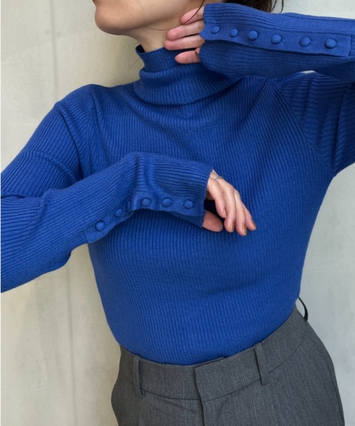 y/m by misato（イムバイミサト）の「袖ボタンハイネックニットトップス（ニット/セーター・レディース・ブラック系その他2/ブラック/ブルー/ピンク/アイボリー・FREE）」の13枚目の写真