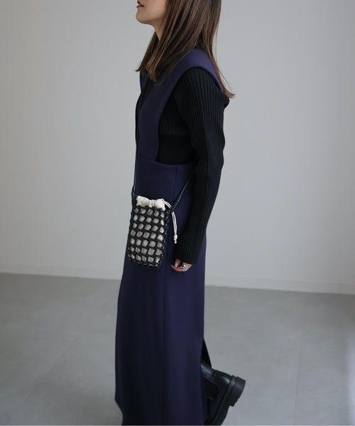 ap retro（アプレトロ）の「ワイドサスジャンパースカート（ジャンパースカート・レディース・グレイッシュブルー/アイボリー/ブラック/ネイビー・FREE）」の22枚目の写真