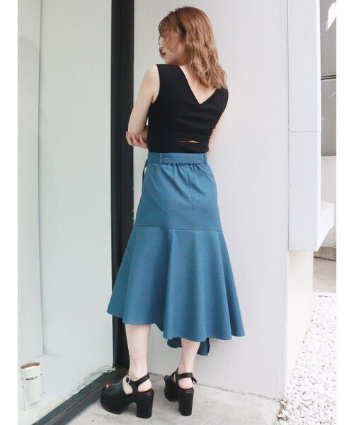 MURUA（ムルーア）の「バッククロスタンク（タンクトップ・レディース・アイボリー/ブラック/グリーン/ブルー/モカ・FREE）」の7枚目の写真