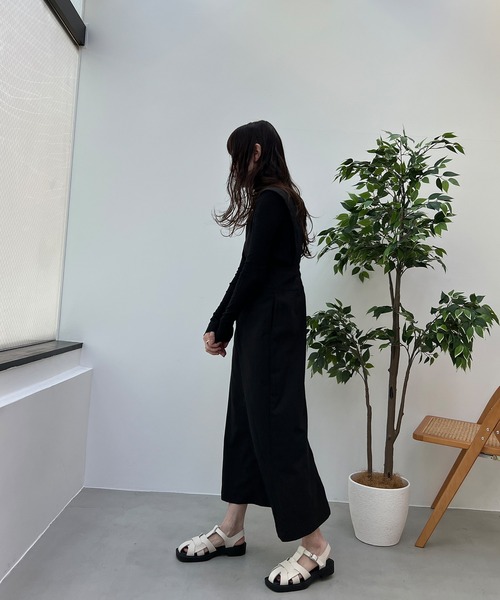 y/m by misato（イムバイミサト）の「シャークスキンジャンパースカート（スカート・レディース・キャメル/ブラック・FREE）」の6枚目の写真