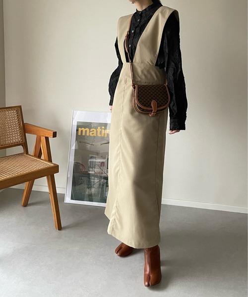 y/m by misato（イムバイミサト）の「シャークスキンジャンパースカート（スカート・レディース・キャメル/ブラック・FREE）」の16枚目の写真