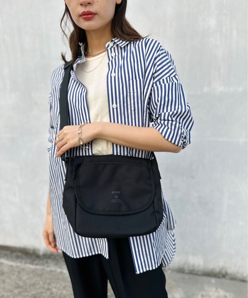 anello(アネロ)の「anelloGRANDE / アネログランデ / キャビン (モノ) メッセンジャー / GTM0453(メッセンジャーバッグ・レディース・ブラック/グレー/ブルー/レッド/ネイビー・ONESIZE)」の2枚目の写真