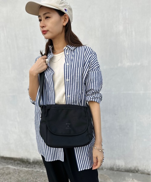 anello(アネロ)の「anelloGRANDE / アネログランデ / キャビン (モノ) メッセンジャー / GTM0453(メッセンジャーバッグ・レディース・ブラック/グレー/ブルー/レッド/ネイビー・ONESIZE)」の13枚目の写真