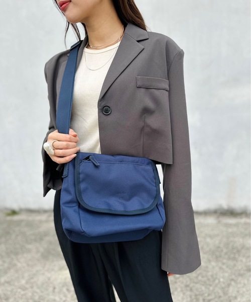 anello(アネロ)の「anelloGRANDE / アネログランデ / キャビン (モノ) メッセンジャー / GTM0453(メッセンジャーバッグ・レディース・ブラック/グレー/ブルー/レッド/ネイビー・ONESIZE)」の19枚目の写真