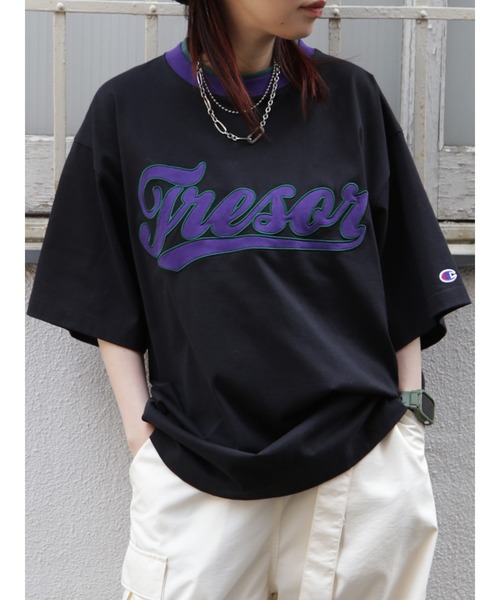 jouetie（ジュエティ）の「championロゴBIGT【コラボ/ユニセックス】（Tシャツ/カットソー・レディース・ブラック/パープル/グレー/レッド・MEDIUM）」の2枚目の写真