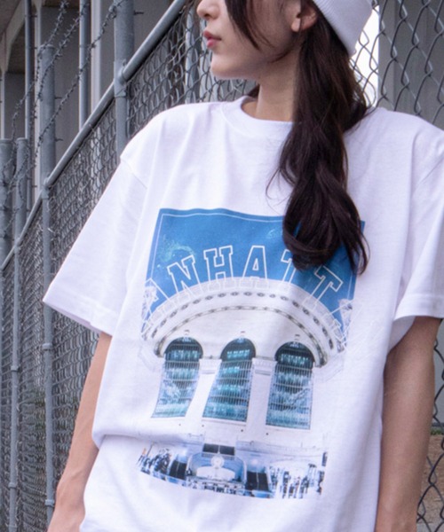 make a ray!(メイク ア レイ!)の「【別注】ストリートフォト NEW YORK/BROOKLYN/MANHATTAN プリントTシャツ/半袖T/ビッグシルエット(Tシャツ/カットソー・メンズ・オフホワイト/ホワイト/ライトホワイト・M/L)」の1枚目の写真