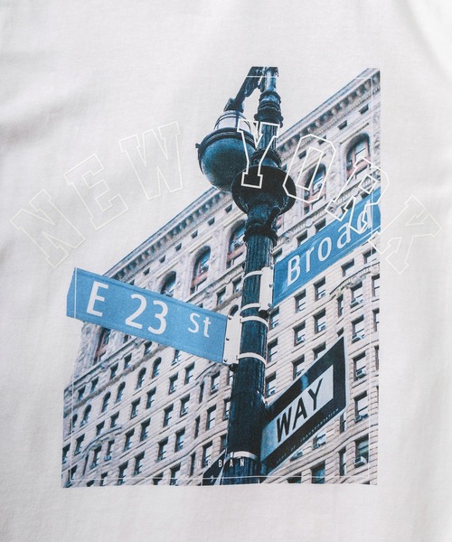make a ray!(メイク ア レイ!)の「【別注】ストリートフォト NEW YORK/BROOKLYN/MANHATTAN プリントTシャツ/半袖T/ビッグシルエット(Tシャツ/カットソー・メンズ・オフホワイト/ホワイト/ライトホワイト・M/L)」の11枚目の写真