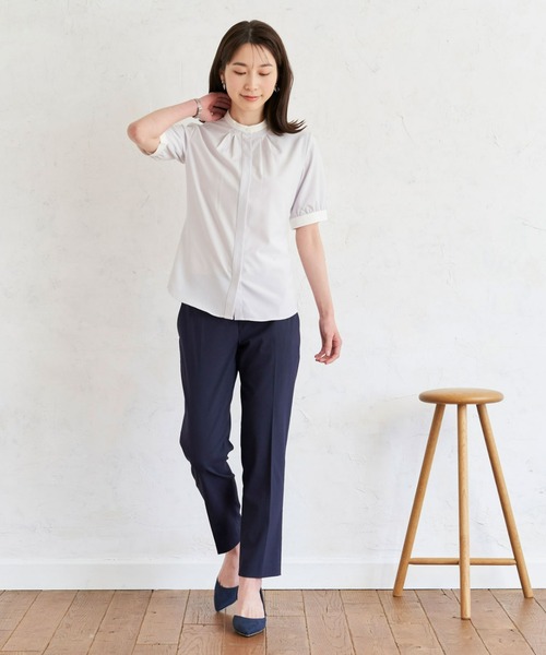 TOKYO SHIRTS（トウキョウシャツ）の「COFREX 配色衿ギャザー 五分袖ブラウス（ビジネスシャツ・レディース・ライトグレー・S/M/L/LL）」の10枚目の写真