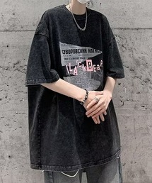 パンチの効いたストリートアイテム。五分袖ルーズプリントTシャツ