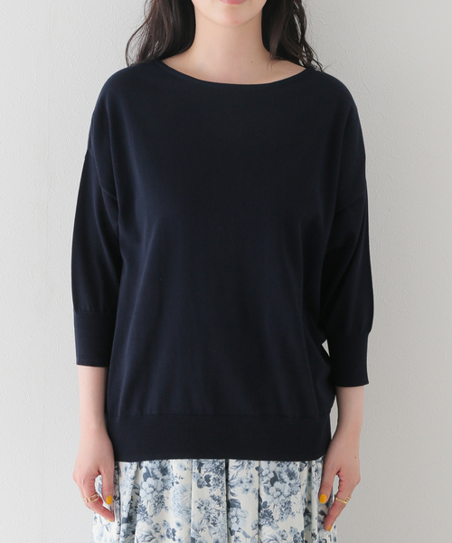 La TOTALITE（ラトータリテ）の「ボートネックバックスリットプルオーバー（ニット/セーター・レディース・ブルー/ホワイト/ネイビー/ベージュ・FREE）」の8枚目の写真