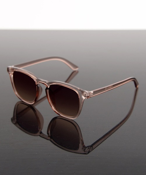 Revo.(レボ)の「<UNITED> BOSLLINGTON COLOR LENS SUNGLASSESE / "ユナイテッド" ボスリントン型 サングラス カラーレンズ クリアフレーム UVカット(サングラス・レディース・ライトブラウン/ライトグリーン/スモークグレー/ブラウン/クリア/ライトブルー/ブラック/ライトグレー/グレー系その他/ブラック系その他/クリアブラウン/モカ/スモーク/ライトベージュ/ブルー系その他/グリーン系その他/グレー・FREE)」の10枚目の写真