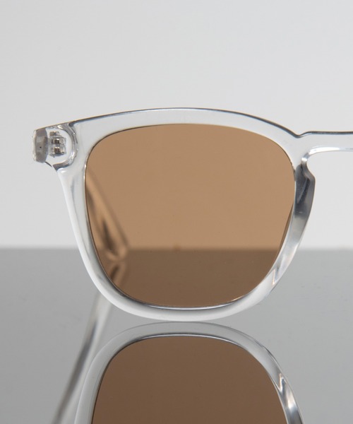Revo.(レボ)の「<UNITED> BOSLLINGTON COLOR LENS SUNGLASSESE / "ユナイテッド" ボスリントン型 サングラス カラーレンズ クリアフレーム UVカット(サングラス・レディース・ライトブラウン/ライトグリーン/スモークグレー/ブラウン/クリア/ライトブルー/ブラック/ライトグレー/グレー系その他/ブラック系その他/クリアブラウン/モカ/スモーク/ライトベージュ/ブルー系その他/グリーン系その他/グレー・FREE)」の22枚目の写真