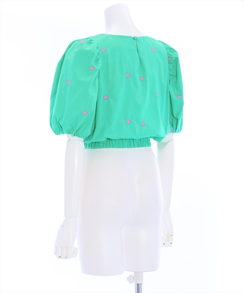clear（クリア）の「刺繍入りショート丈ブラウス [パフスリーブ 骨格ウェーブ]（シャツ/ブラウス・レディース・オフホワイト/ブラック/グリーン・F）」の5枚目の写真