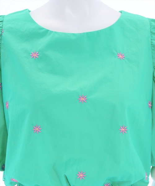 clear（クリア）の「刺繍入りショート丈ブラウス [パフスリーブ 骨格ウェーブ]（シャツ/ブラウス・レディース・オフホワイト/ブラック/グリーン・F）」の14枚目の写真