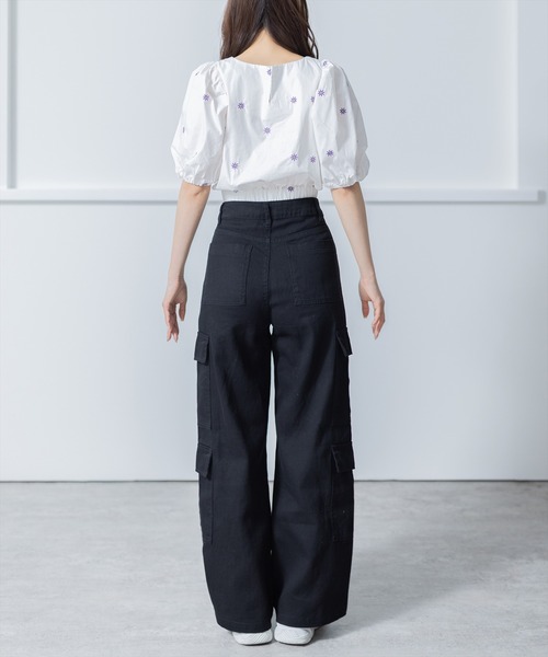 clear（クリア）の「刺繍入りショート丈ブラウス [パフスリーブ 骨格ウェーブ]（シャツ/ブラウス・レディース・オフホワイト/ブラック/グリーン・F）」の7枚目の写真