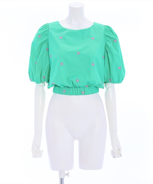 clear（クリア）の「刺繍入りショート丈ブラウス [パフスリーブ 骨格ウェーブ]（シャツ/ブラウス・レディース・オフホワイト/ブラック/グリーン・F）」の6枚目の写真