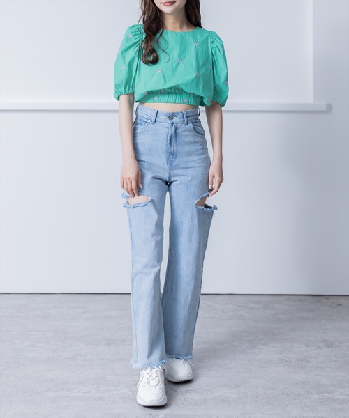 clear（クリア）の「刺繍入りショート丈ブラウス [パフスリーブ 骨格ウェーブ]（シャツ/ブラウス・レディース・オフホワイト/ブラック/グリーン・F）」の16枚目の写真