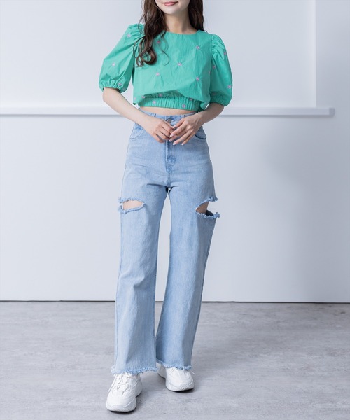 clear（クリア）の「刺繍入りショート丈ブラウス [パフスリーブ 骨格ウェーブ]（シャツ/ブラウス・レディース・オフホワイト/ブラック/グリーン・F）」の22枚目の写真