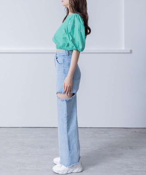 clear（クリア）の「刺繍入りショート丈ブラウス [パフスリーブ 骨格ウェーブ]（シャツ/ブラウス・レディース・オフホワイト/ブラック/グリーン・F）」の8枚目の写真