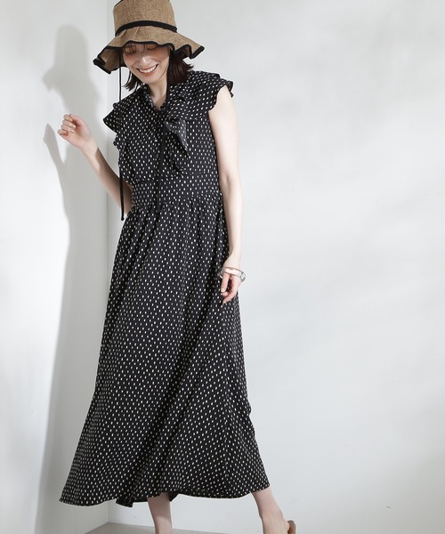 N.（N. Natural Beauty Basic）（エヌエヌナチュラルビューティーベーシック）の「【S Size Line】◆ラッフルショルダープリントワンピース（ワンピース・レディース・オフホワイト/ブラック・SMALL/MEDIUM）」の2枚目の写真