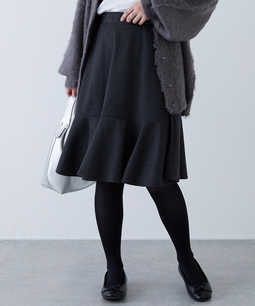 LAVEANGE（ラビアンジェ）の「ウールライクカットフレアスカート（スカート・レディース・ブラック/チャコールグレー/ベージュ・L/LL/M/3L/4L）」の3枚目の写真