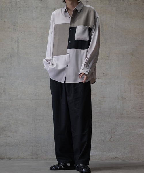 JOHN'S CLOSET（ジョンズクローゼット）の「【a】ナチュラルストレッチ 異素材切替 ルーズサイズ 長袖シャツ（シャツ/ブラウス・メンズ・ブラック/ホワイト/グレイッシュベージュ/ブルー/ブラック系その他/ライトグレー/ホワイト系その他・LARGE/MEDIUM/X-LARGE）」の21枚目の写真