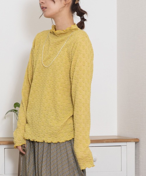 POU DOU DOU(プードゥドゥ)の「花柄ストレッチレースタートルトップス(Tシャツ/カットソー・レディース・オフホワイト/ライトブルー/イエロー/ブラック・3)」の4枚目の写真