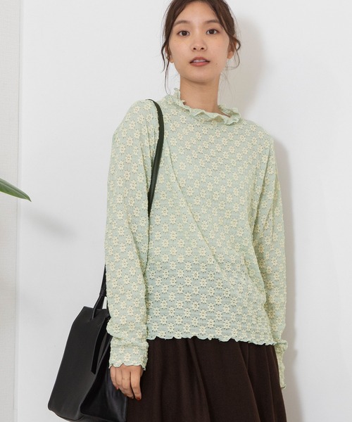 POU DOU DOU(プードゥドゥ)の「花柄ストレッチレースタートルトップス(Tシャツ/カットソー・レディース・オフホワイト/ライトブルー/イエロー/ブラック・3)」の3枚目の写真