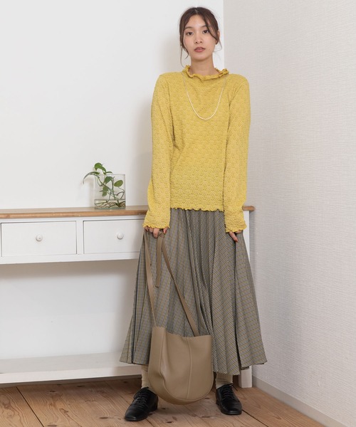 POU DOU DOU(プードゥドゥ)の「花柄ストレッチレースタートルトップス(Tシャツ/カットソー・レディース・オフホワイト/ライトブルー/イエロー/ブラック・3)」の16枚目の写真