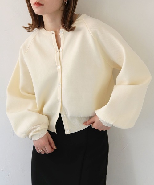 HER CLOSET（ハークローゼット）の「【shemoshelly】WEB限定ダンボールニットラグランカーディガン（カーディガン/ボレロ・レディース・ライトパープル/オフホワイト/ライトグリーン/ブラック/モカ・M）」の2枚目の写真