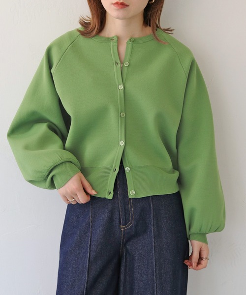 HER CLOSET（ハークローゼット）の「【shemoshelly】WEB限定ダンボールニットラグランカーディガン（カーディガン/ボレロ・レディース・ライトパープル/オフホワイト/ライトグリーン/ブラック/モカ・M）」の4枚目の写真