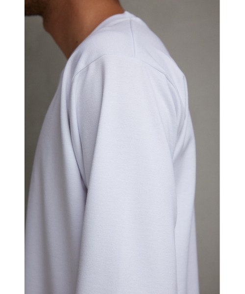 AZUL by moussy(アズールバイマウジー)の「スムースタッチベーシックロングTシャツ(Tシャツ/カットソー・メンズ・ブラック/ホワイト・MEDIUM/LARGE)」の7枚目の写真
