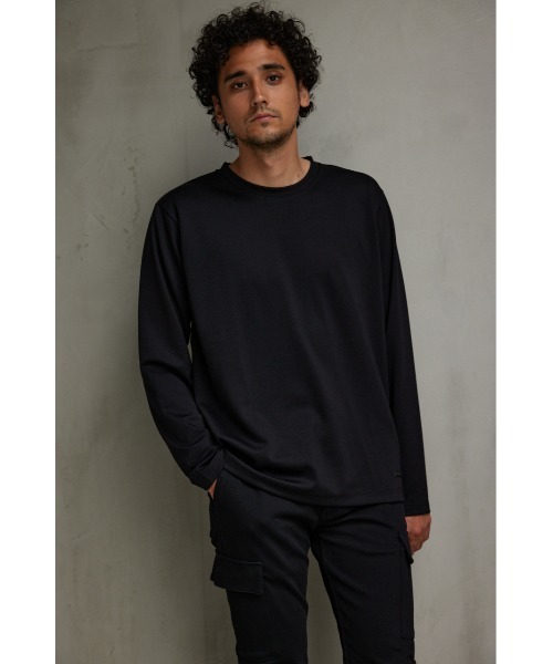 AZUL by moussy(アズールバイマウジー)の「スムースタッチベーシックロングTシャツ(Tシャツ/カットソー・メンズ・ブラック/ホワイト・MEDIUM/LARGE)」の10枚目の写真