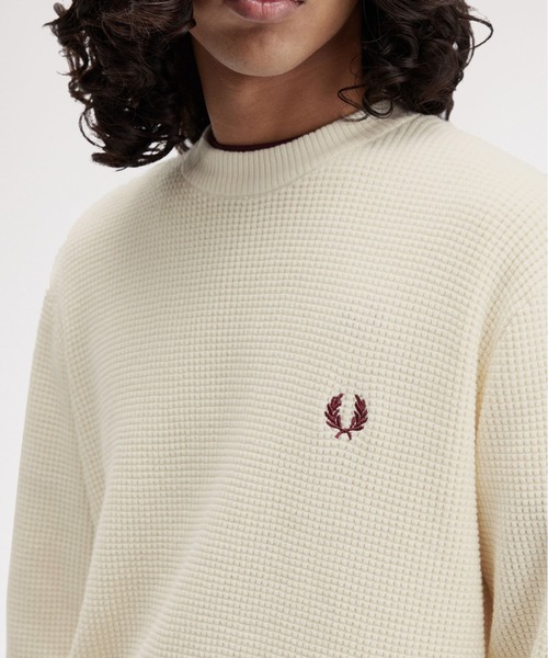 FRED PERRY(フレッドペリー)の「Waffle Stitch Jumper/ワッフルステッチニット(ニット/セーター・メンズ・ホワイト/ブラック/ダークカーキ/ベージュ/ブラウン/カーキ/ベージュ系その他/ダークブルー・L/M/S)」の19枚目の写真