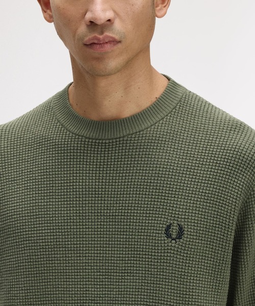 FRED PERRY（フレッドペリー）の「Waffle Stitch Jumper／ワッフルステッチニット（ニット/セーター・メンズ・ホワイト/ブラック/ダークカーキ/ベージュ/ブラウン/カーキ/ベージュ系その他/ダークブルー・L/M/S）」の10枚目の写真