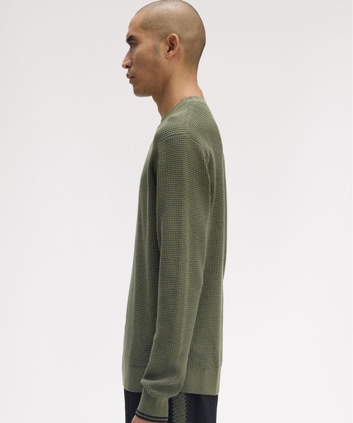 FRED PERRY（フレッドペリー）の「Waffle Stitch Jumper／ワッフルステッチニット（ニット/セーター・メンズ・ホワイト/ブラック/ダークカーキ/ベージュ/ブラウン/カーキ/ベージュ系その他/ダークブルー・L/M/S）」の11枚目の写真