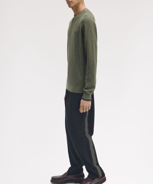 FRED PERRY（フレッドペリー）の「Waffle Stitch Jumper／ワッフルステッチニット（ニット/セーター・メンズ・ホワイト/ブラック/ダークカーキ/ベージュ/ブラウン/カーキ/ベージュ系その他/ダークブルー・L/M/S）」の12枚目の写真