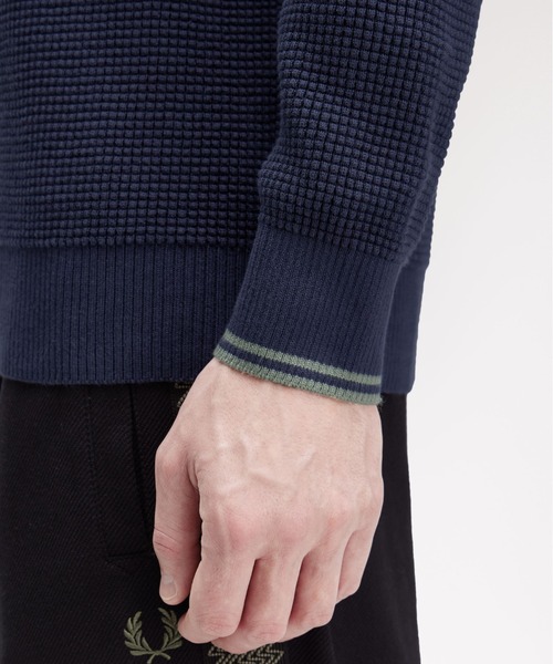 FRED PERRY(フレッドペリー)の「Waffle Stitch Jumper/ワッフルステッチニット(ニット/セーター・メンズ・ホワイト/ブラック/ダークカーキ/ベージュ/ブラウン/カーキ/ベージュ系その他/ダークブルー・L/M/S)」の12枚目の写真