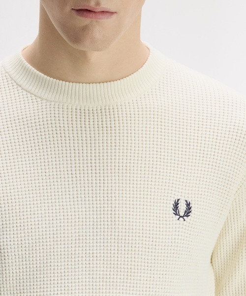 FRED PERRY（フレッドペリー）の「Waffle Stitch Jumper／ワッフルステッチニット（ニット/セーター・メンズ・ホワイト/ブラック/ダークカーキ/ベージュ/ブラウン/カーキ/ベージュ系その他/ダークブルー・L/M/S）」の18枚目の写真