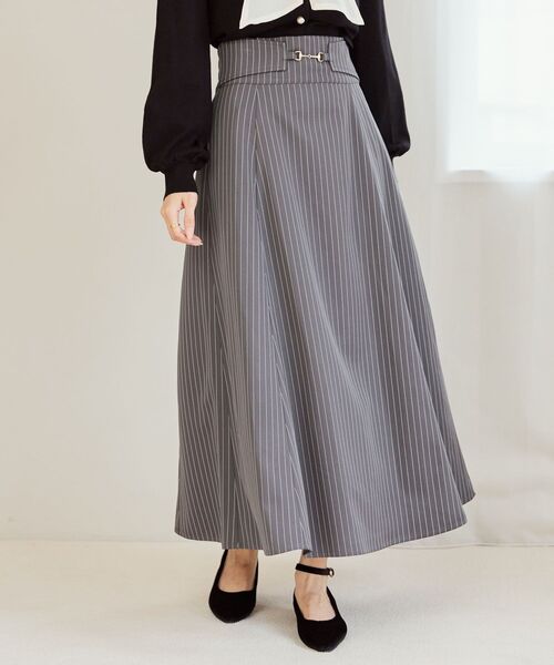 MAJESTIC LEGON（マジェスティックレゴン）の「フロントビットフレアスカート（スカート・レディース・ベージュ系その他2/ピンク/ブラック系その他/グレー系その他/ブラック・SMALL/MEDIUM）」の3枚目の写真