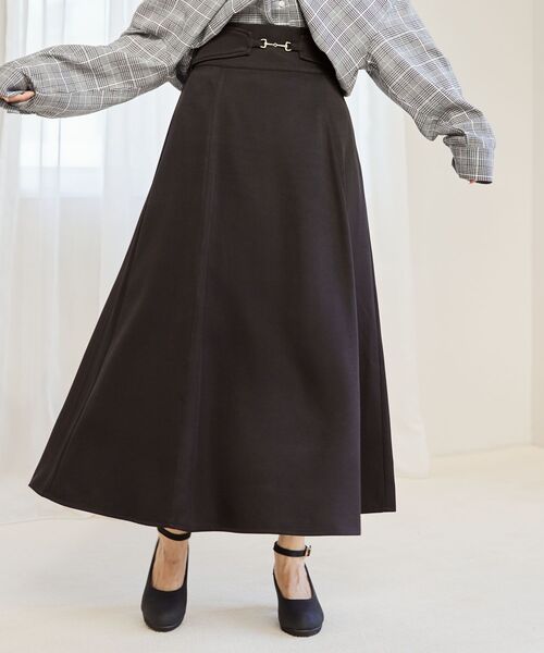 MAJESTIC LEGON（マジェスティックレゴン）の「フロントビットフレアスカート（スカート・レディース・ベージュ系その他2/ピンク/ブラック系その他/グレー系その他/ブラック・SMALL/MEDIUM）」の6枚目の写真