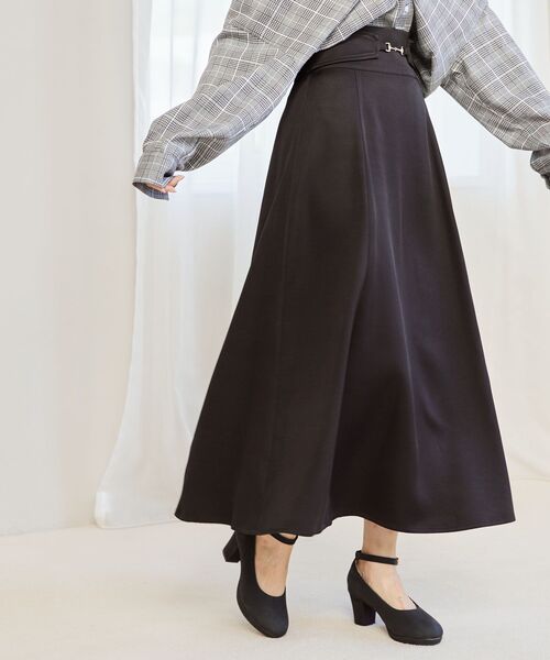 MAJESTIC LEGON（マジェスティックレゴン）の「フロントビットフレアスカート（スカート・レディース・ベージュ系その他2/ピンク/ブラック系その他/グレー系その他/ブラック・SMALL/MEDIUM）」の7枚目の写真