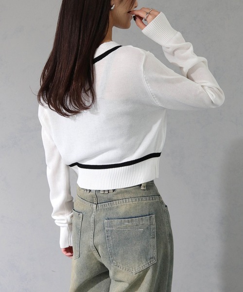 cheriella(シェリエラ)の「【cheriella】WEB限定深Vネック配色ラインプルオーバー WEB LIMITED DEEP V CONTRAST LINE PULLOVER(ニット/セーター・レディース・オフホワイト/チャコールグレー/ブラック・M)」の8枚目の写真