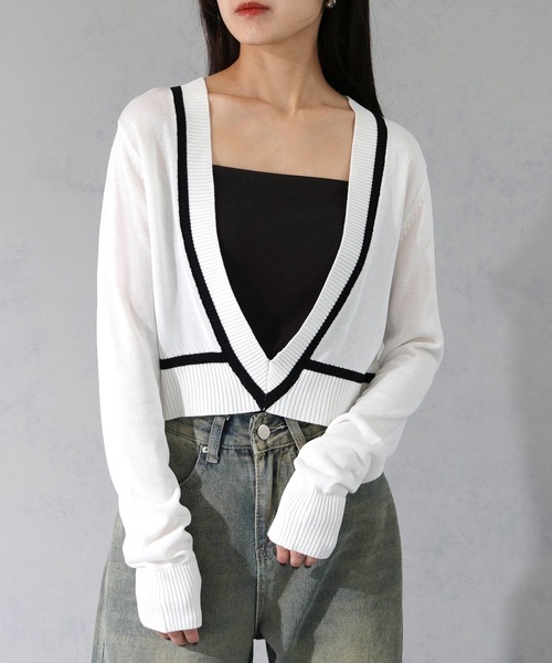 cheriella(シェリエラ)の「【cheriella】WEB限定深Vネック配色ラインプルオーバー WEB LIMITED DEEP V CONTRAST LINE PULLOVER(ニット/セーター・レディース・オフホワイト/チャコールグレー/ブラック・M)」の4枚目の写真