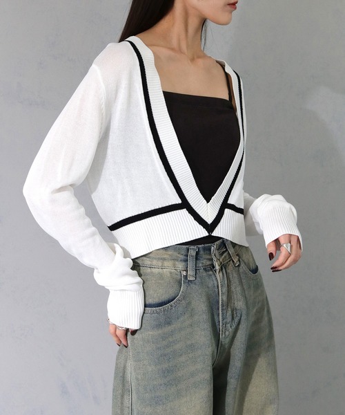 cheriella(シェリエラ)の「【cheriella】WEB限定深Vネック配色ラインプルオーバー WEB LIMITED DEEP V CONTRAST LINE PULLOVER(ニット/セーター・レディース・オフホワイト/チャコールグレー/ブラック・M)」の5枚目の写真