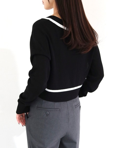 cheriella(シェリエラ)の「【cheriella】WEB限定深Vネック配色ラインプルオーバー WEB LIMITED DEEP V CONTRAST LINE PULLOVER(ニット/セーター・レディース・オフホワイト/チャコールグレー/ブラック・M)」の19枚目の写真