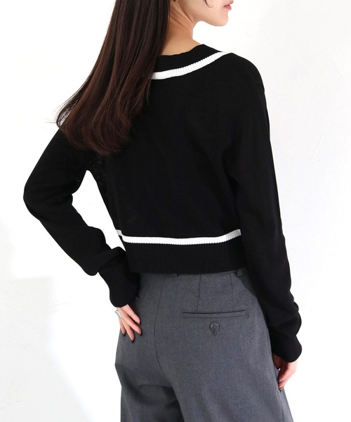cheriella(シェリエラ)の「【cheriella】WEB限定深Vネック配色ラインプルオーバー WEB LIMITED DEEP V CONTRAST LINE PULLOVER(ニット/セーター・レディース・オフホワイト/チャコールグレー/ブラック・M)」の20枚目の写真