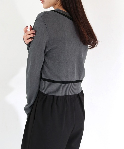 cheriella(シェリエラ)の「【cheriella】WEB限定深Vネック配色ラインプルオーバー WEB LIMITED DEEP V CONTRAST LINE PULLOVER(ニット/セーター・レディース・オフホワイト/チャコールグレー/ブラック・M)」の21枚目の写真